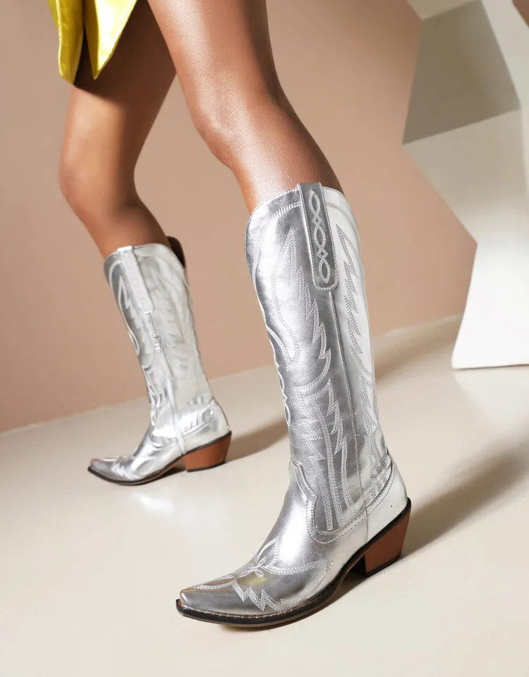 Begonia Gleamy Embroidery Boots