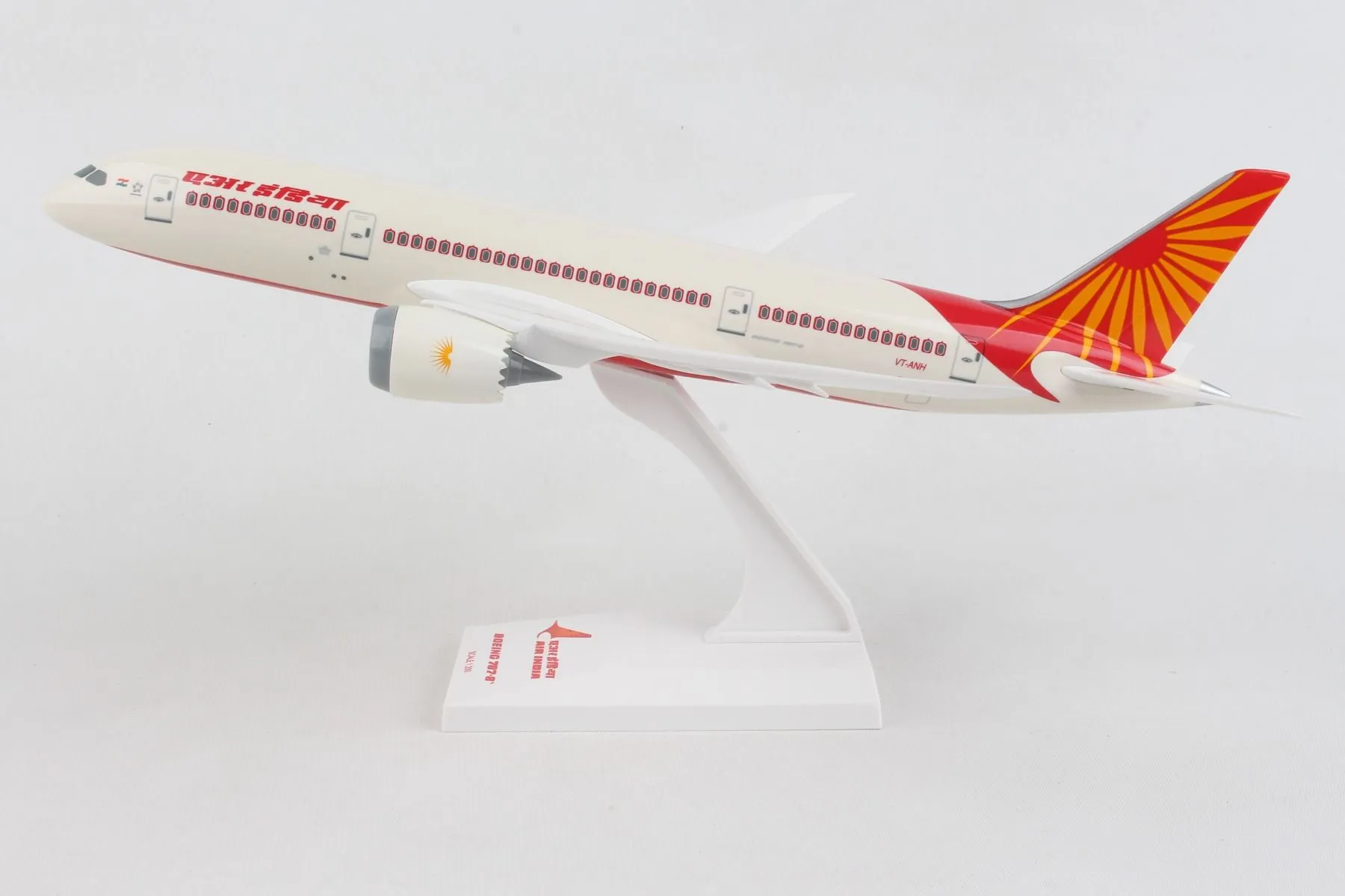 Boeing 787-8 Dreamliner Air India (VT-ANH) 1:200 Scale Model