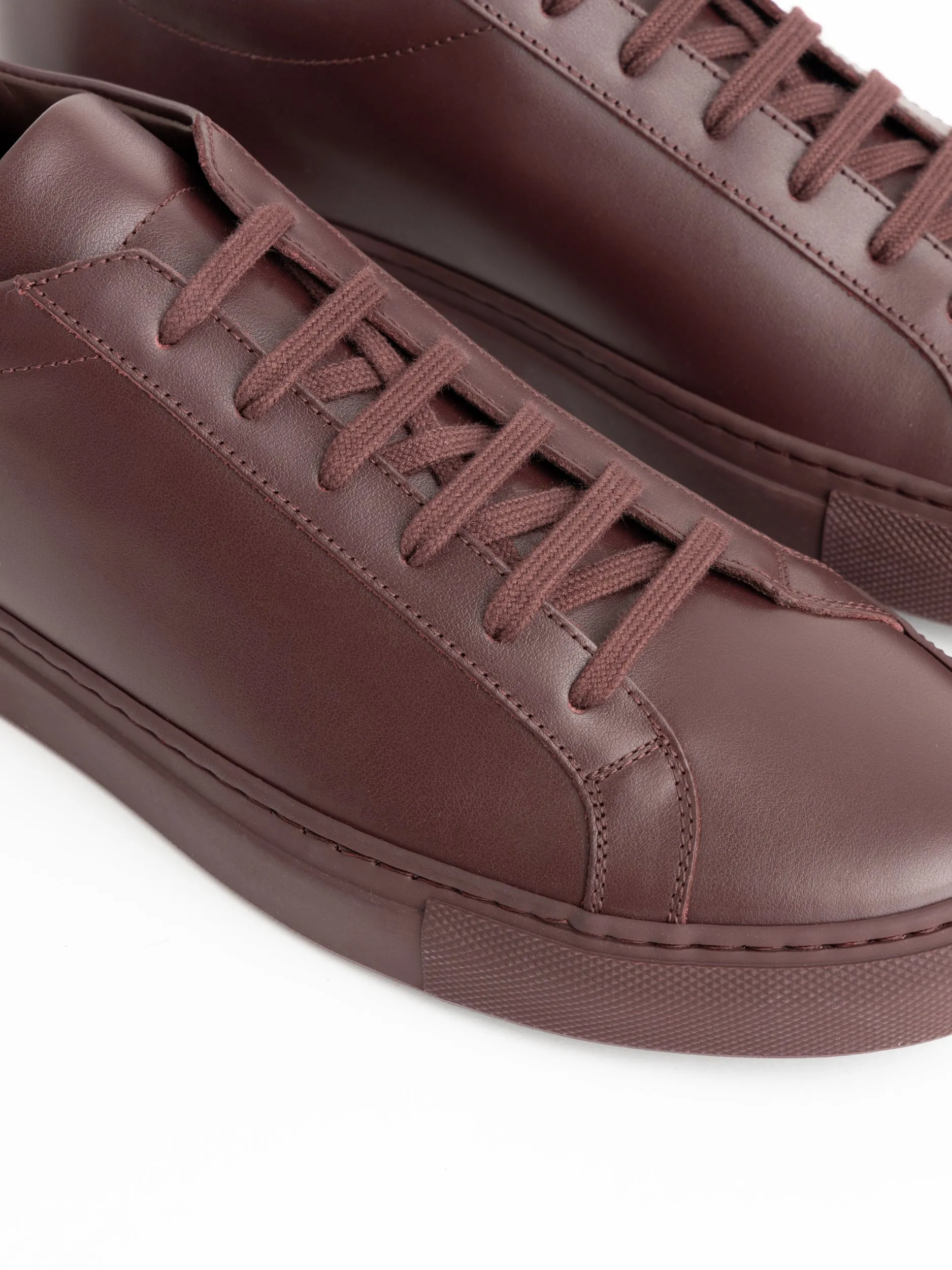 Bordeaux Achilles Low Sneakers