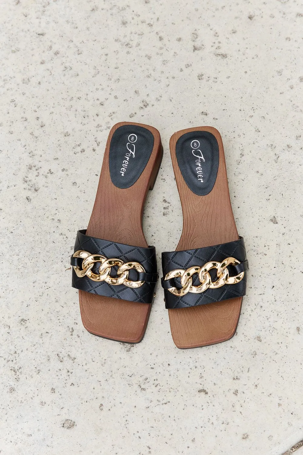 Chain Detail Clog Sandal in Black