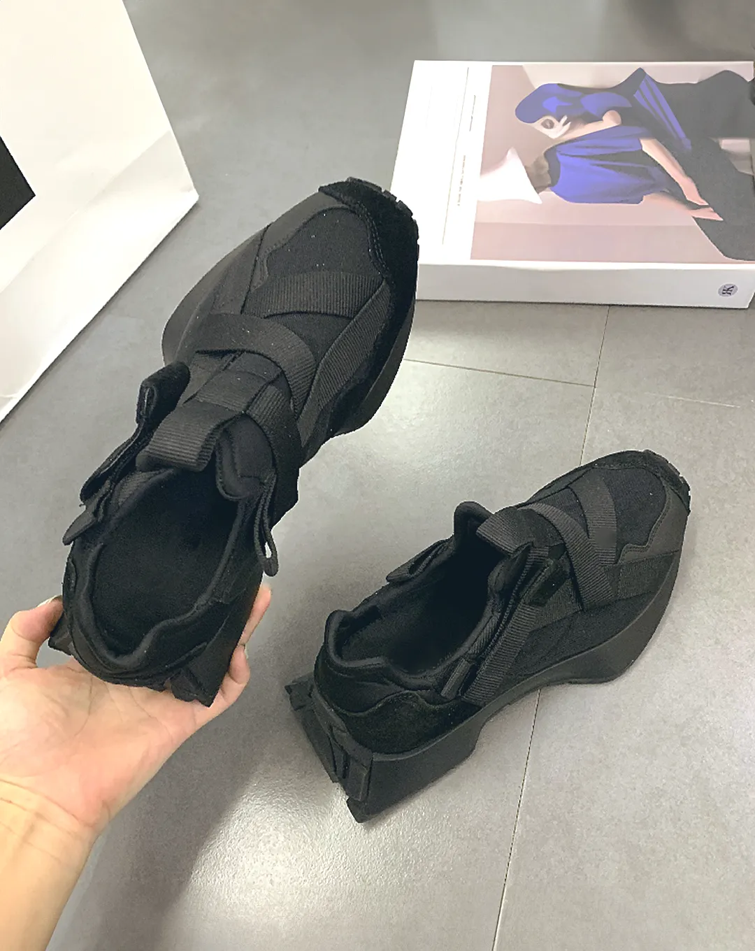 ♀Design Sole Sneakers