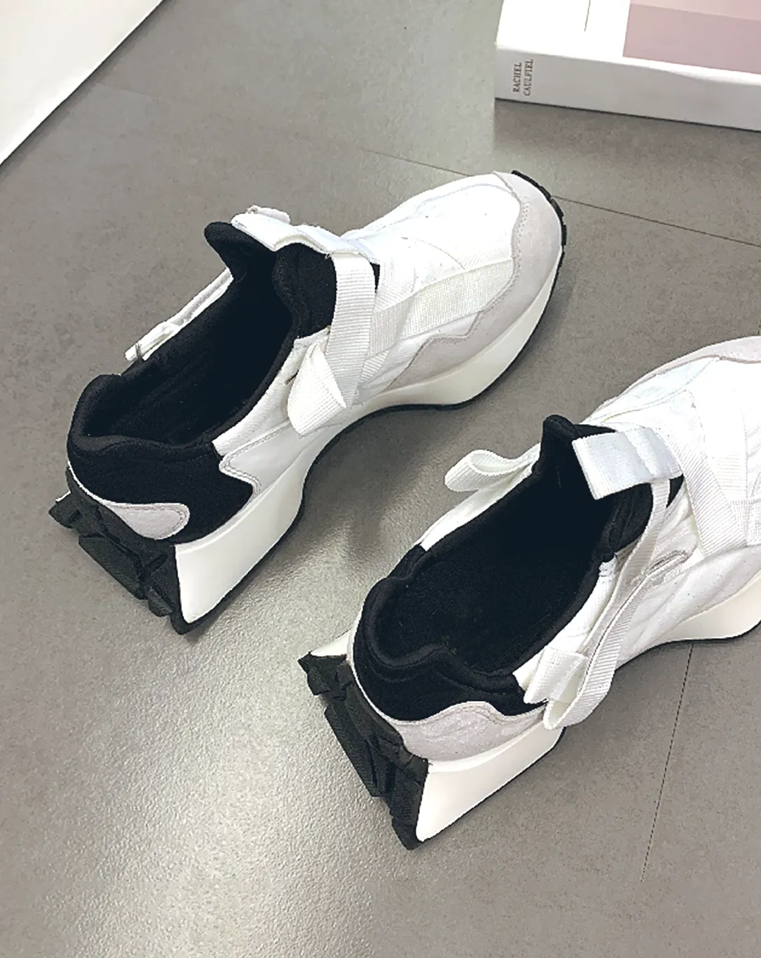 ♀Design Sole Sneakers