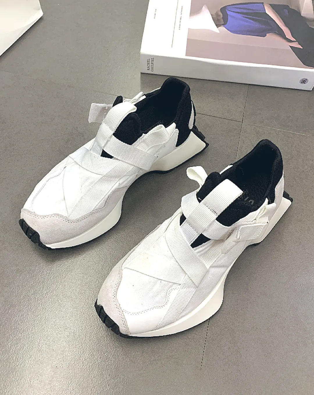 ♀Design Sole Sneakers
