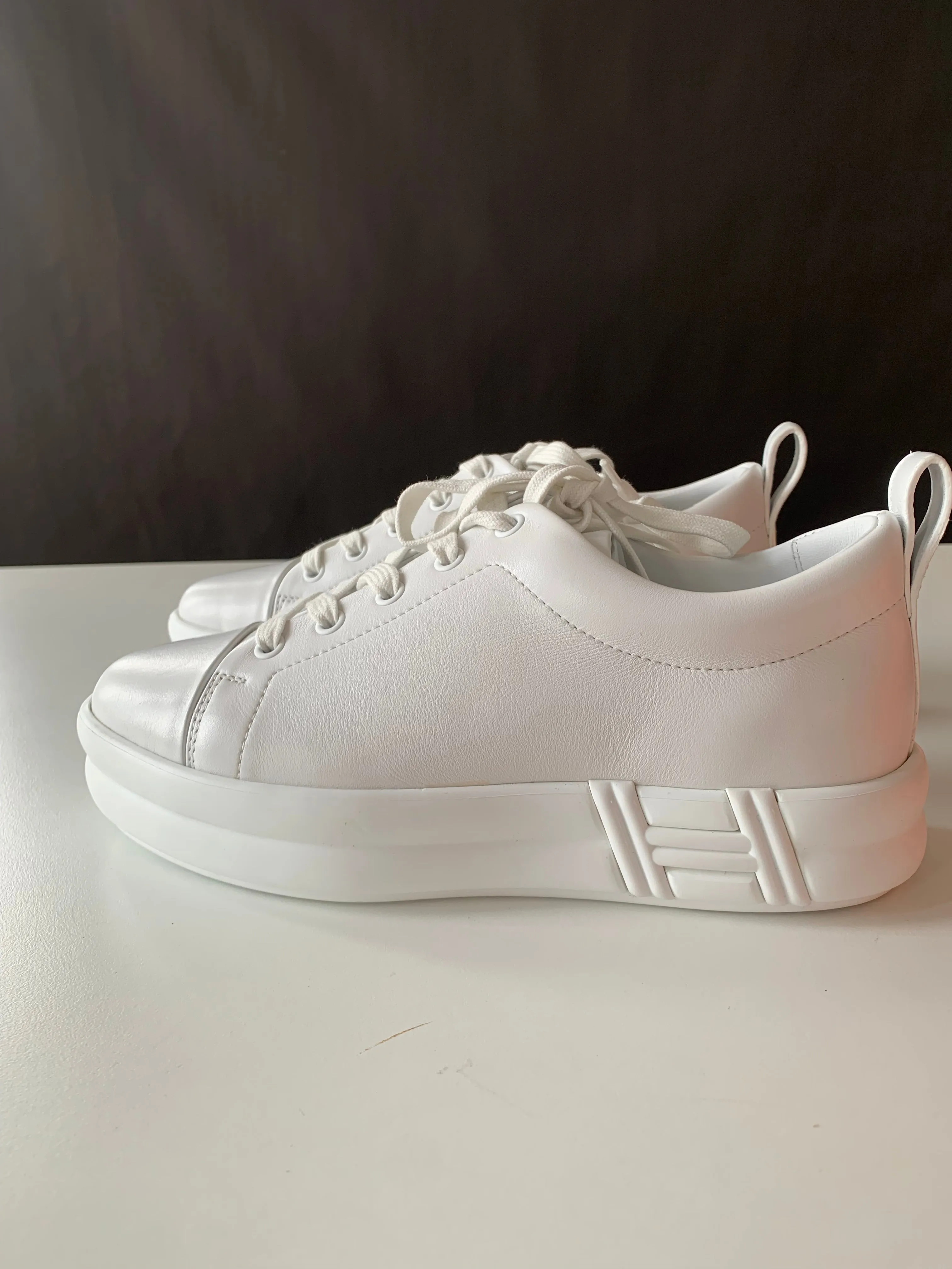 <b>HERMES</b> <br>Happy Sneakers 36