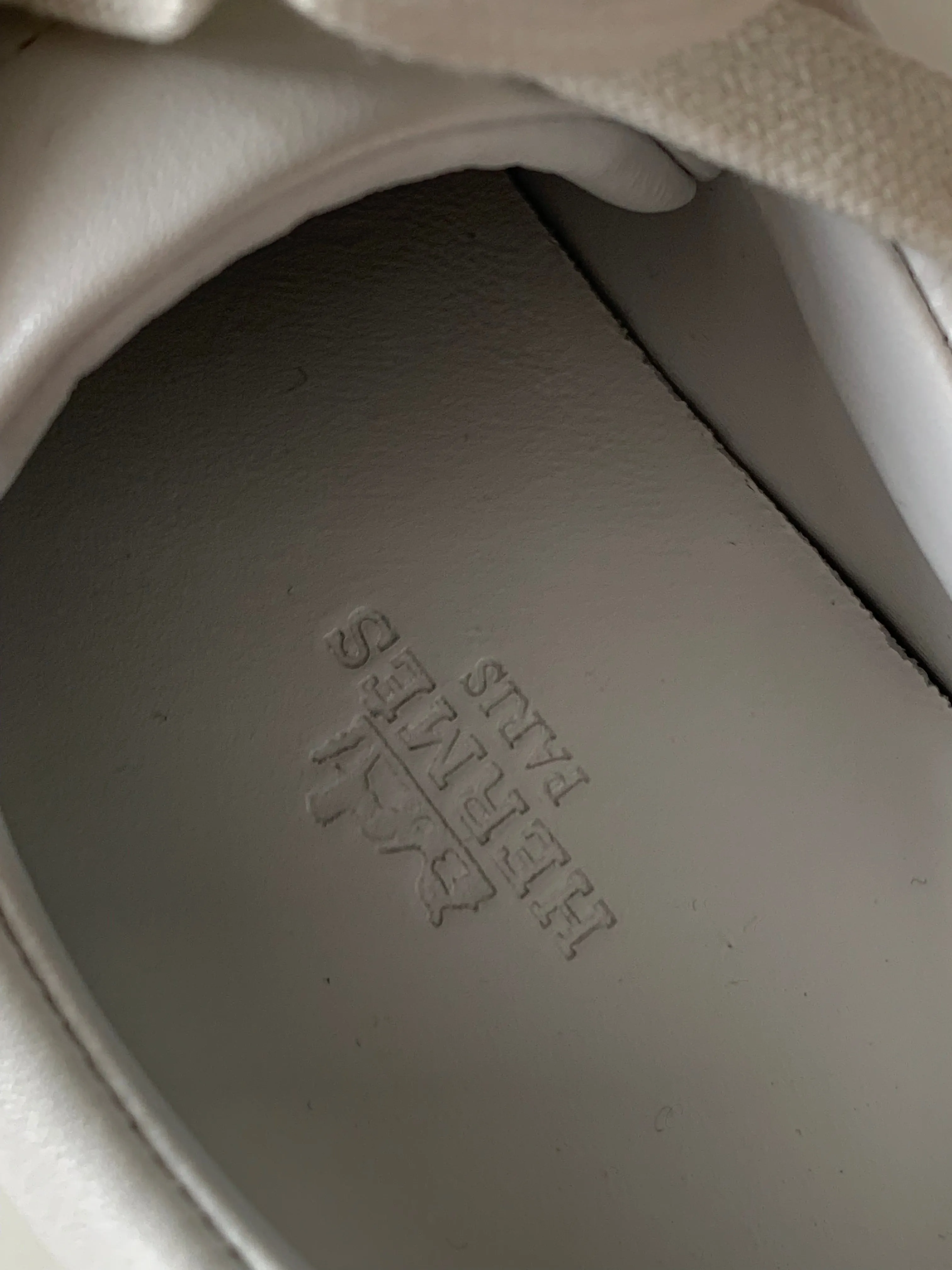 <b>HERMES</b> <br>Happy Sneakers 36