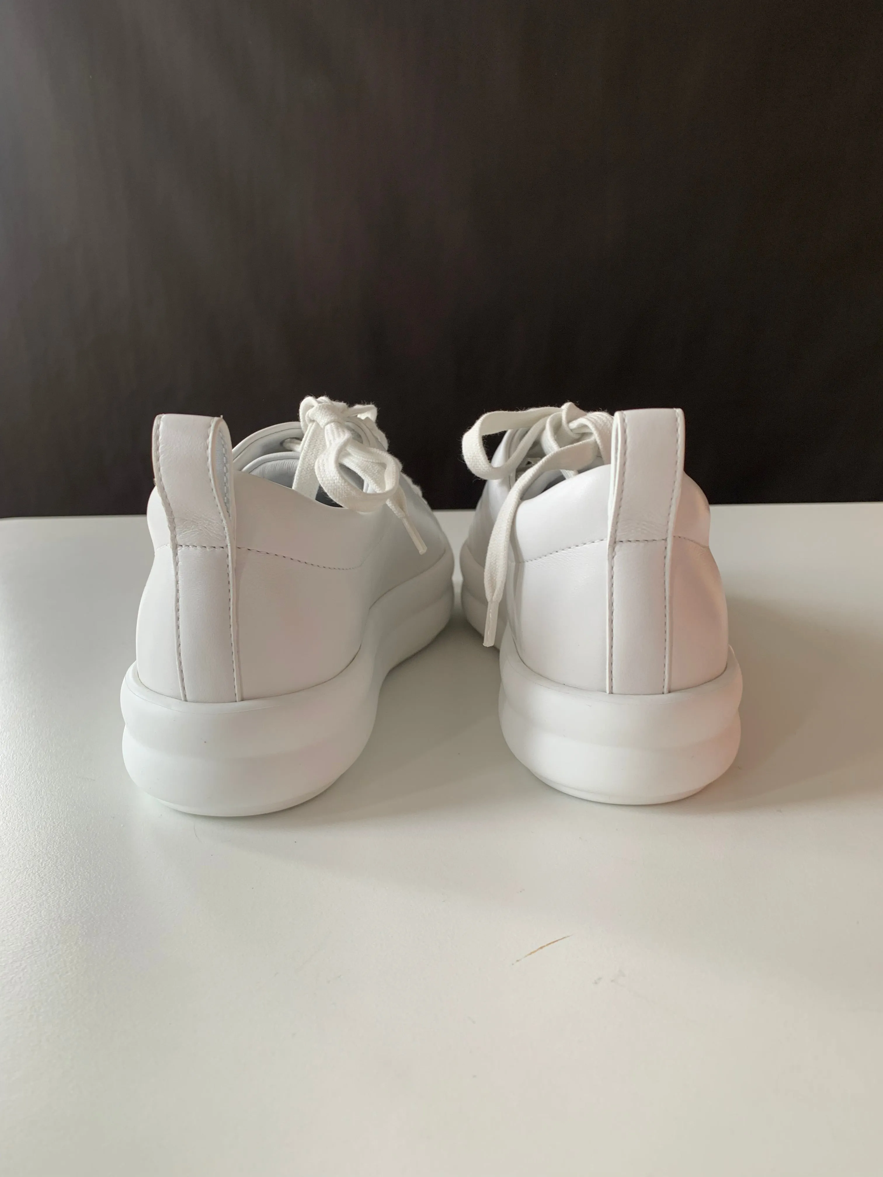 <b>HERMES</b> <br>Happy Sneakers 36