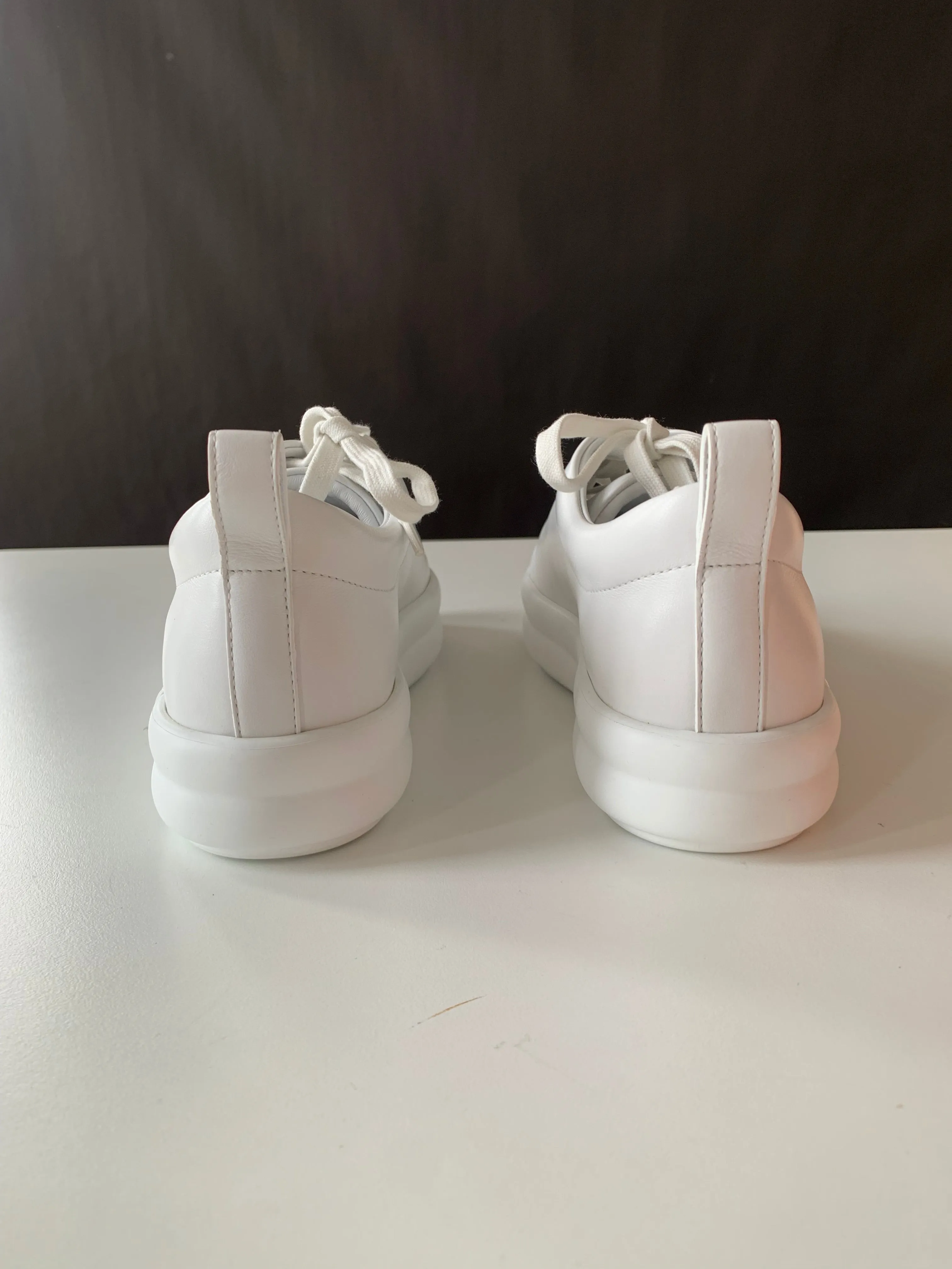 <b>HERMES</b> <br>Happy Sneakers 36