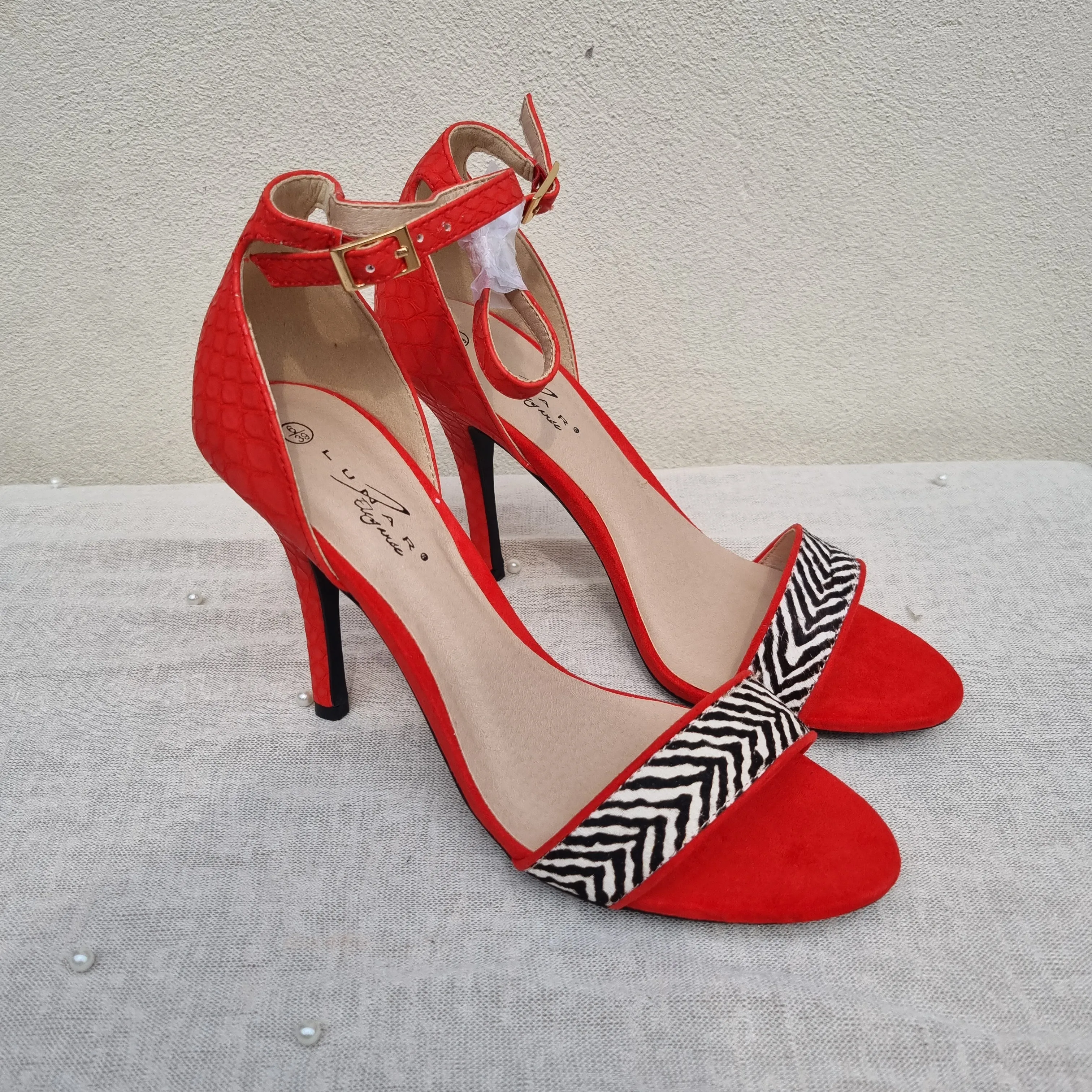 Lunar Susanna Zebra Toe Heels .