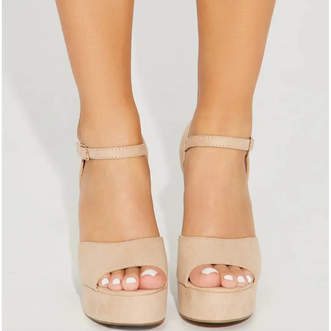 Synth Platform Vegas Pumps