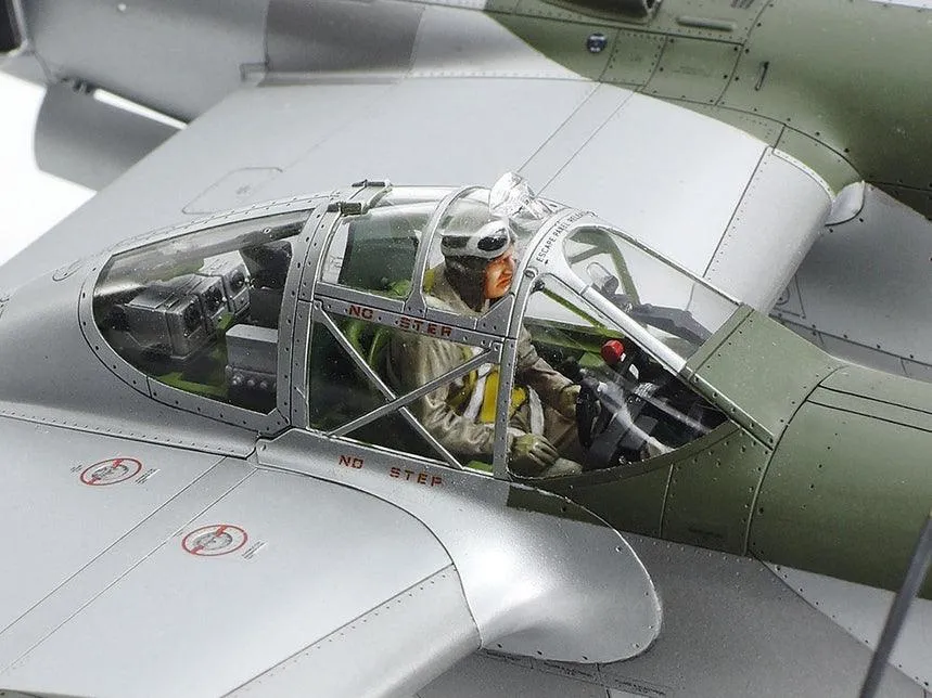 Tamiya 61123 Lockheed P-38J Lightning 1/48 Model Kit