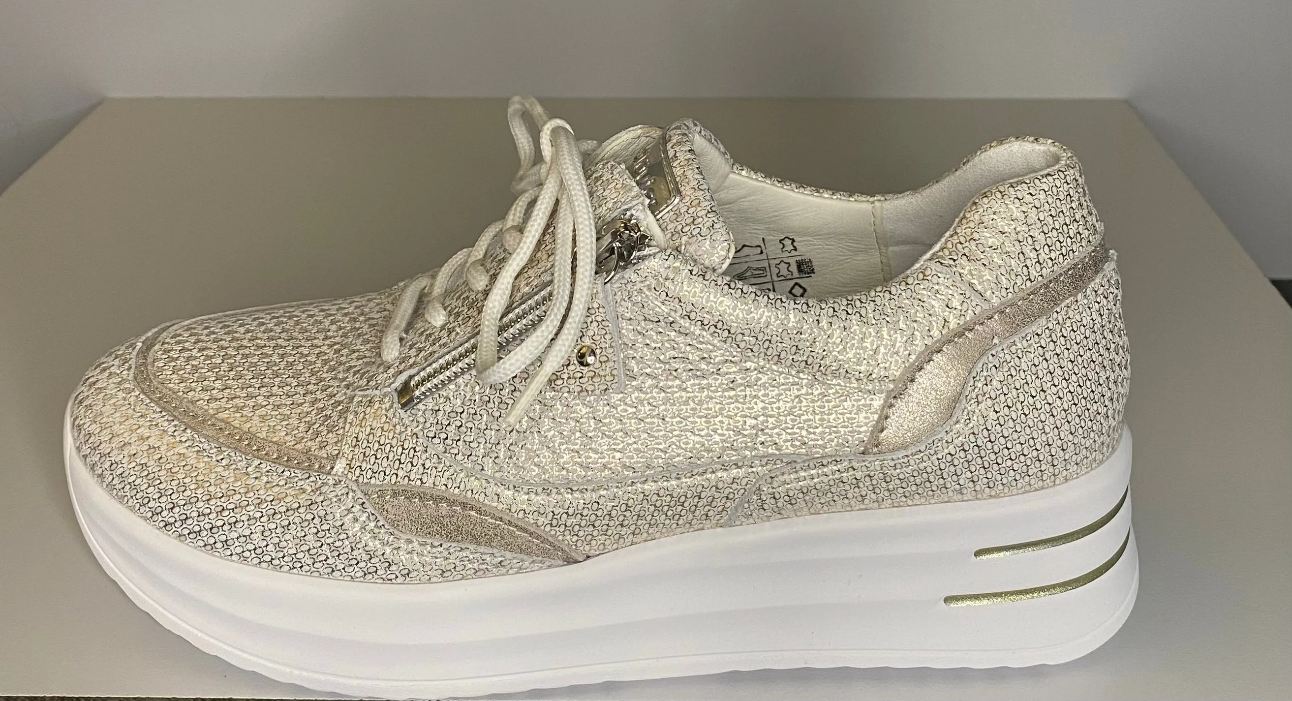 Waldlaufer 755004 313 396  Platinum Metallic Trainers