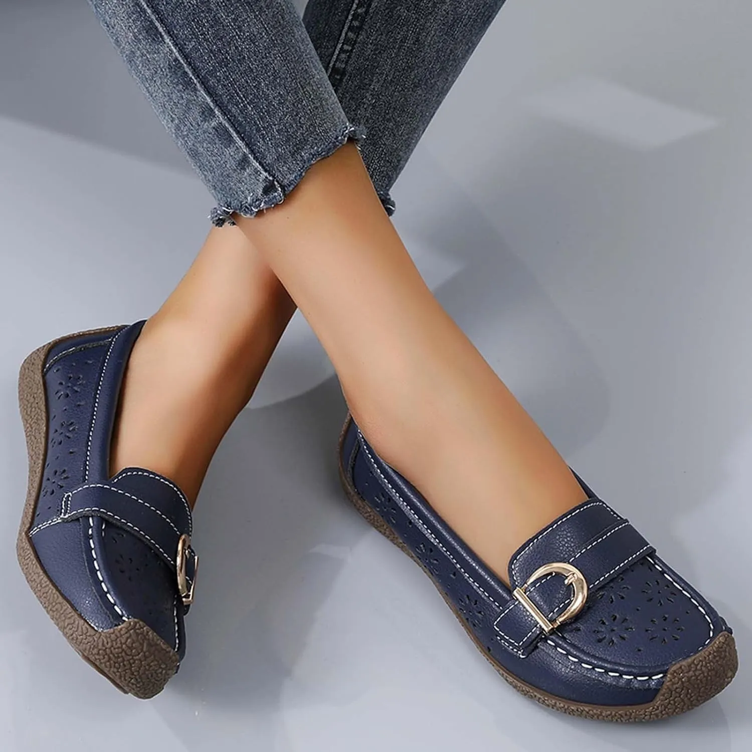 Women's Casual Comfortable Slip On Flat Shoes Breathable Soft Sole Loafers for Walking Driving Everyday Wear with Jeans Skirts